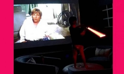 Το αγοράκι της φωτογραφίας είναι ο γιος της... (εικόνα)