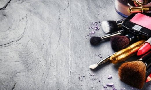 Πότε πρέπει να πετάτε τα σφουγγαράκια και τα πινέλα του μακιγιάζ