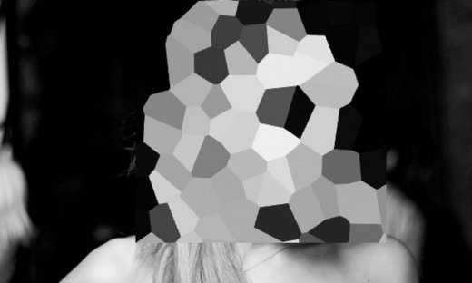 Πω πω νεύρα! Ελληνίδα τραγουδίστρια ξεσπά: «Όλη η αμόρφωτη καρατσοκαρία έχει 1000 likes!Θεέ μου πια»