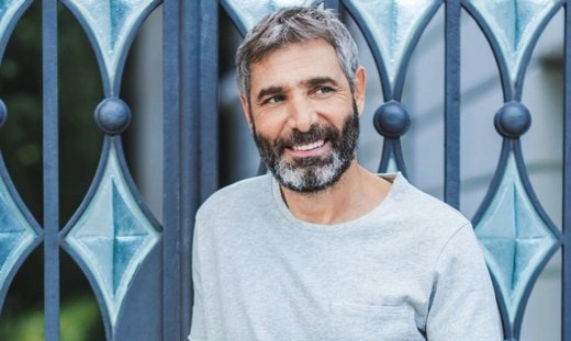 Αθερίδης: «Δεν άφησα κανέναν να χαρεί πάνω από το πτώμα μου. Είχα φύγει πριν με σκοτώσουν»