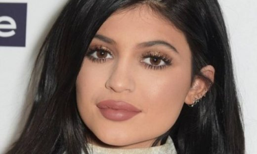 Oι προειδοποιήσεις των γιατρών για την Kylie Jenner: Γιατί έχουν ξεσηκωθεί αντιδράσεις;