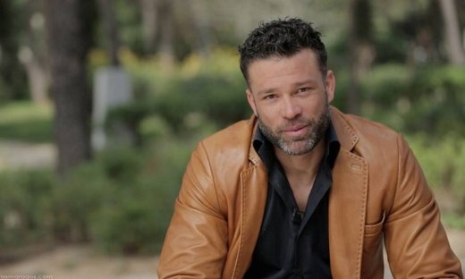 Κώστας Σόμμερ: «Εγώ είμαι ελεύθερος παντού, δεν έχω τέτοια κολλήματα»