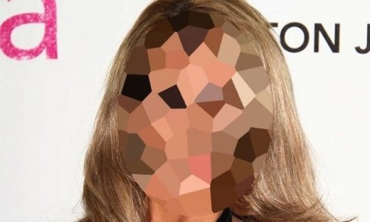 Δείτε τι φόρεσε στις κόρες της γνωστή τηλεπερσόνα κάνοντας έξαλλους τους θαυμαστές της