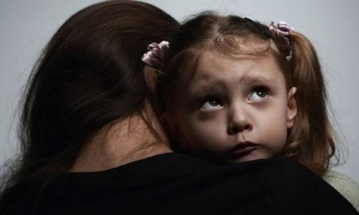 Πώς μπορείς να διώξεις το φόβο μιας μητέρας;