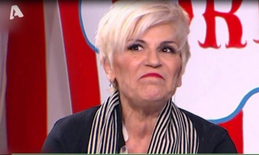 Η συγκλονιστική εξομολόγηση της Ρώπα: «Από μια γειτόνισσα στα 12 μου, έμαθα ότι είμαι υιοθετημένη»