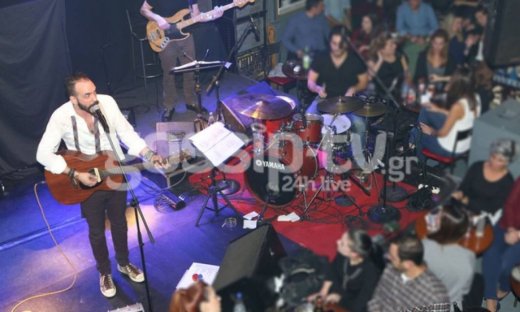 Δε θα το πιστέψετε! Δείτε τον Πάνο Μουζουράκη να χορεύει ζεϊμπέκικο!