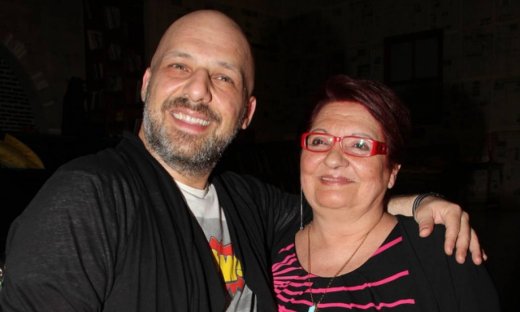 Νίκος Μουτσινάς: «Έφυγε 59 χρονών! Με σκέπασε ένα μαύρο πέπλο έκτοτε»