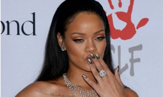 Hot or Not; Η εμφάνιση της Rihanna στο κόκκινο χαλί που μας δίχασε