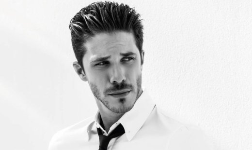 «Άκου να δεις» η νέα επιτυχία του Οικονομόπουλου