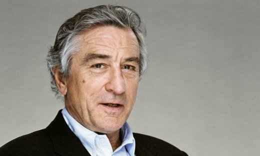 Robert De Niro: «Μου αρέσει να τραγουδώ, αλλά δεν είμαι τραγουδιστής»