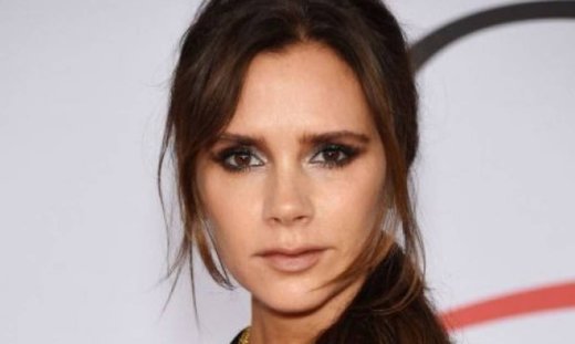 Έκανε επιτέλους μια αλλαγή: Η Victoria Beckham σε μια εμφάνιση που περιμέναμε καιρό
