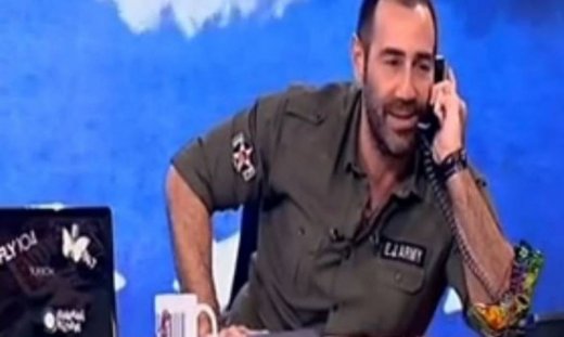 Χαμός στον «αέρα» του «Ράδιο Αρβύλα» από πλάκα του Κανάκη - H έκκληση που έκανε στους τηλεθεατές