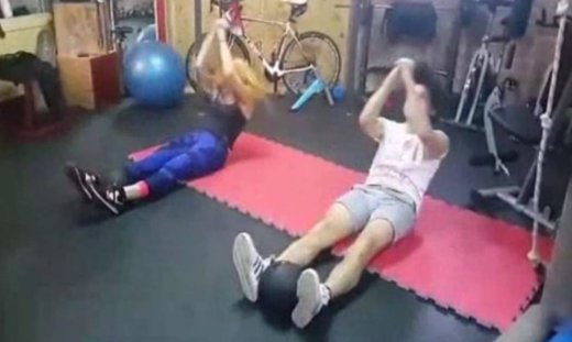 Η Σμαράγδα Καρύδη «χτίζει» κορμί!