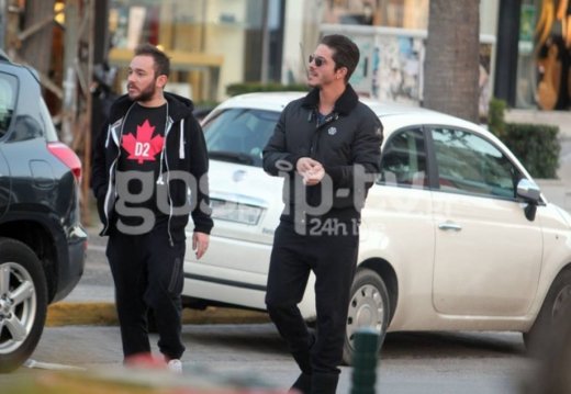 Νίκος Οικονομόπουλος: Χαλάρωση με καφέ στην Γλυφάδα