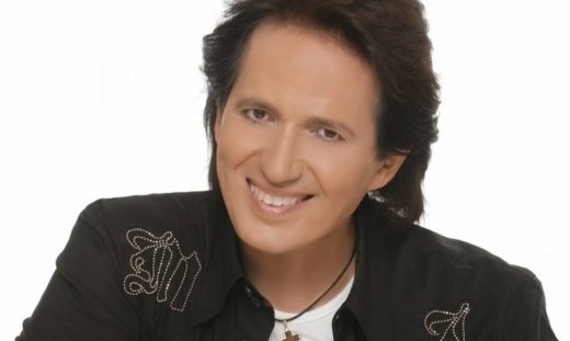 Πασχάλης: Επάγγελμα… τραγουδιστής