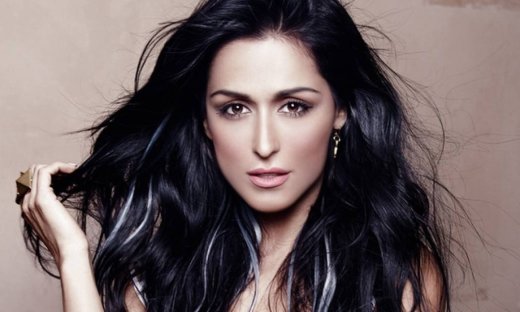 Χριστίνα Σάλτη: «Μόνο με τον έρωτα αποκτά νόημα η ζωή»