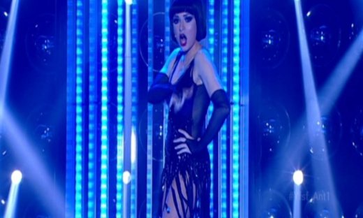 YFSF3: Η σέξι μεταμφίεση της Αποστολίας Ζώη σε Catherine Zeta-Jones και το «ατύχημα» on air