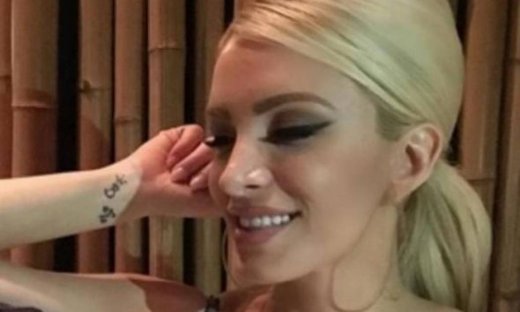 Αυτός είναι ο λόγος που η Καινούργιου δεν έχει αφαιρέσει το tattoo με τα αρχικά του Σταθοκωστόπουλου