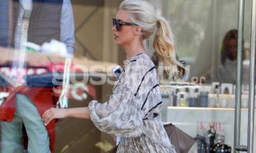 Για πρώτη φορά μετά από καιρό είδαμε την Καινούργιου με… maxi σεμνό φόρεμα