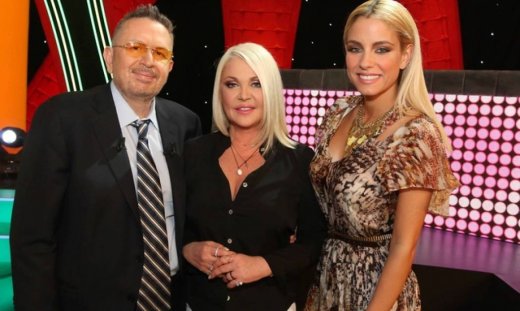 Απόψε στο Θέμο η Ρούλα Κορομηλά