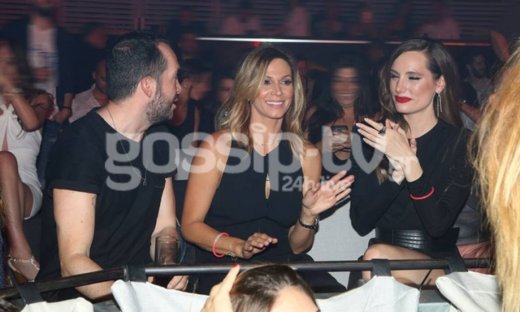 Σε τρελά κέφια η Κοκκίνου! Τα «έσπασε» στον Αργυρό