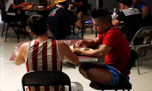 Έρευνα: Ζουν με τους γονείς τους ως τα 34