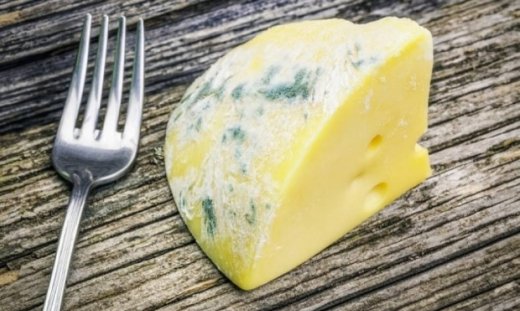 Μουχλιασμένο τυρί: Πότε επιτρέπεται να το φάτε