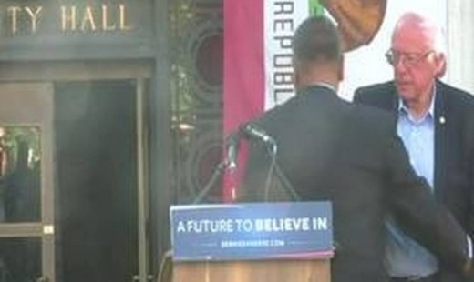 Το επεισόδιο που διέκοψε την προεκλογική συγκέντρωση του Σάντερς