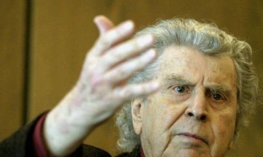 Μ. Θεοδωράκης: Λυπάμαι που δεν μπορώ να πάρω ένα καλάσνικοφ να κατέβω στις πλατείες(pics&vid)