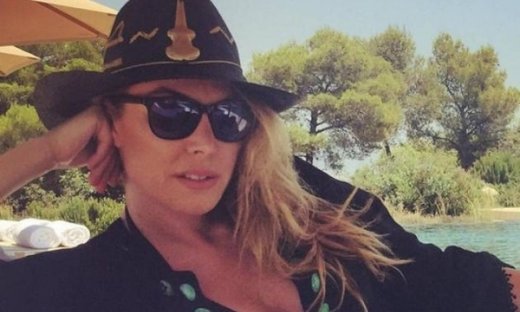 Τατιάνα Στεφανίδου: Εξόρμηση στις Κυκλάδες!