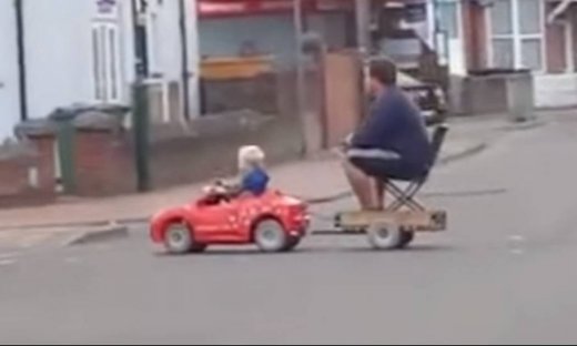 Αυτός είναι μακράν του δεύτερου ο πατέρας της χρονιάς (vid)