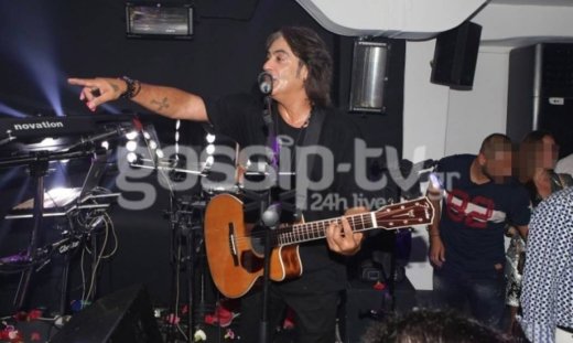 Διονύσης Σχοινάς: Τα δίνει όλα στην σκηνή