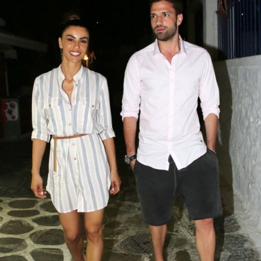 Στα στενά της Μυκόνου Παπαδοπούλου-Αργυρός