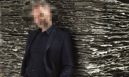 Γνωστός Έλληνας τραγουδιστής περιγράφει πρώτη φορά τη μάχη με την κατάθλιψη