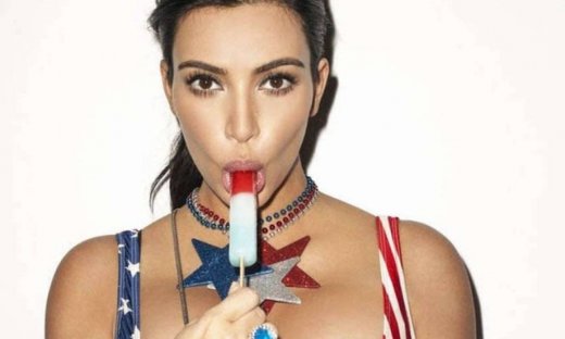 Οι προκλητικές πόζες της Kim Kardashian με το… παγωτό της