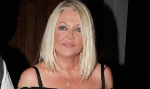 Ρούλα Κορομηλά: Ρομαντικό δείπνο (φωτό)