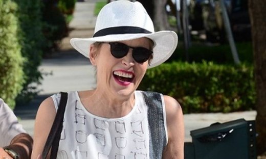Η Sharon Stone είναι μια θεά!