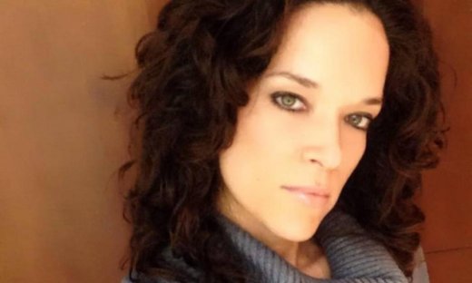 Ποια γνωστής Ελληνίδας ηθοποιού είναι αδελφή;