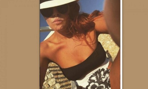 Σίσσυ Χρηστίδου: Πείτε μου, δεν μου ταιριάζει αυτό το ολόσωμο μαγιό;