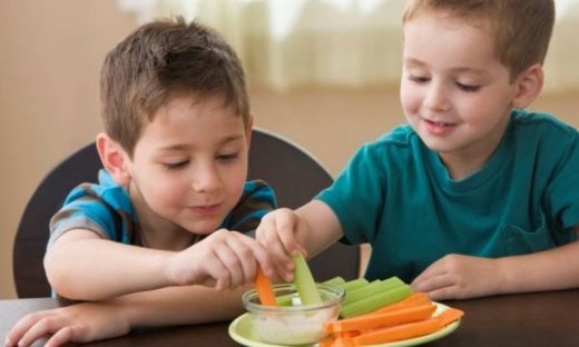 Διατροφή για παιδιά: 10 απίθανοι τρόποι να τα κάνετε να φάνε λαχανικά!