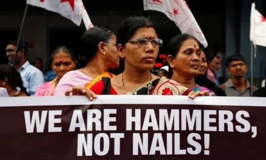 Εκατοντάδες βίντεο ομαδικών βιασμών γυναικών πωλούνται καθημερινά στην Ινδία