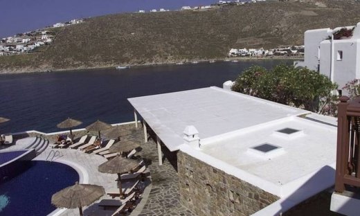 Η Οικονομική Αστυνομία πήγε σαββατοκύριακο Μύκονο και Σαντορίνη