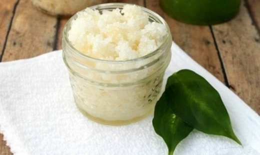 Συνταγή για κρέμα απολέπισης ποδιών με μέλι και λεμόνι