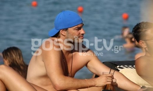 Κώστας Φραγκολιάς: Τσάι με λεμόνι στην παραλία