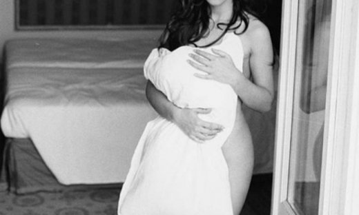 Η 51χρονη ηθοποιός «έριξε» το Instagram με τις αισθησιακές της φωτό