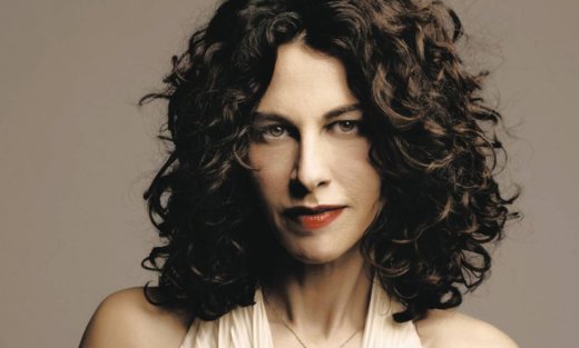 Ελευθερία Αρβανιτάκη: Η επιστροφή της στην πόλη της και η συναυλία που ετοιμάζει