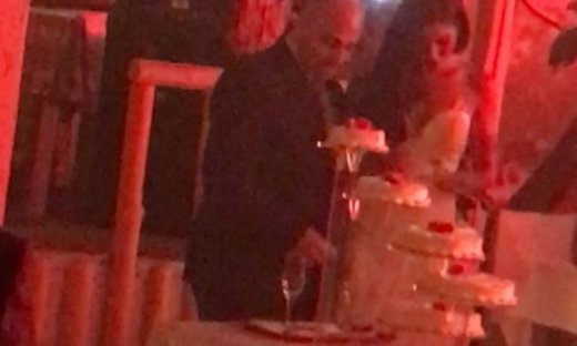 Μόνο εδώ. Ποια παρουσιάστρια πάντρεψε χθες τον γιο της στη Βάρη Αττικής; (Nassos blog)