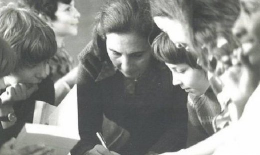 Ένας δάσκαλος φέρνει την άνοιξη-Η συγγραφέας 'Αλκη Ζέη το πιστεύει ακράδαντα και εξηγεί το γιατί