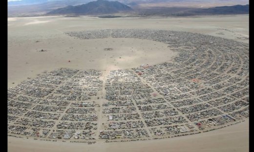 Το Burning Man τελευταία κατοικία του Ντέιβιντ Μπόουϊ