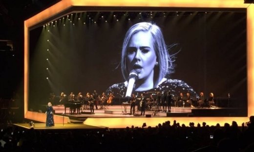 Σοκαρισμένη η Adele με τον χωρισμό Jolie-Pitt. Το σχόλιό της